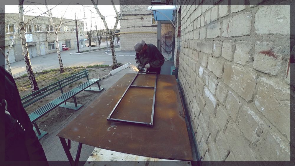 Лайтбокс по форме навесного козырька