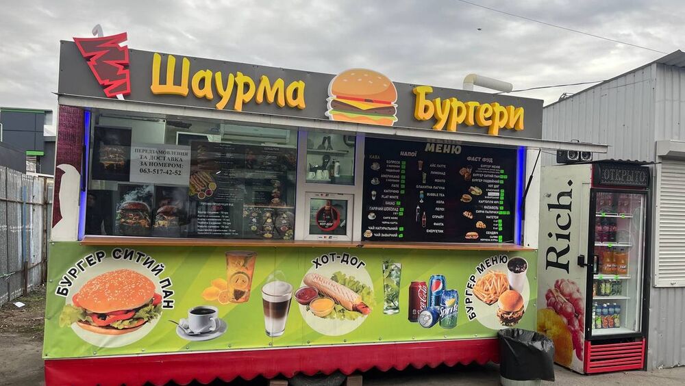 Вывеска фаст фуд из объемных букв и лайтбоксов