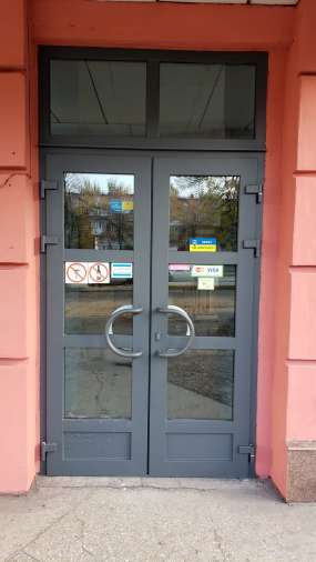 обклеювання металопластикових дверей вініловою плівкою