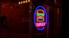 neonovaya-vyveska-na-zakaz-burger