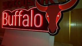 рекламна вивіска buffalo із застосуванням гнучкого неону